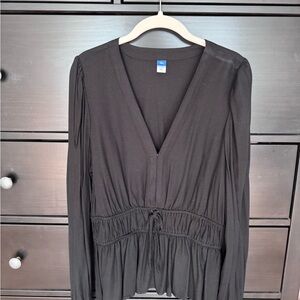 Black Women's v neck Top